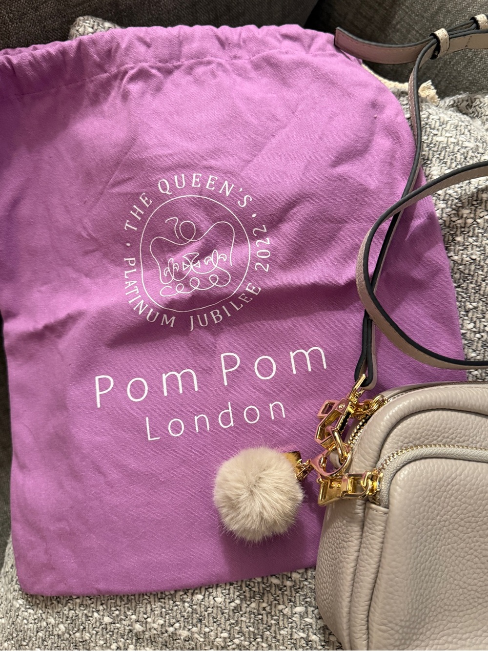 Pom Pom London - Queen’s Jubilee bag in rare Platinum color Crossbody Bag